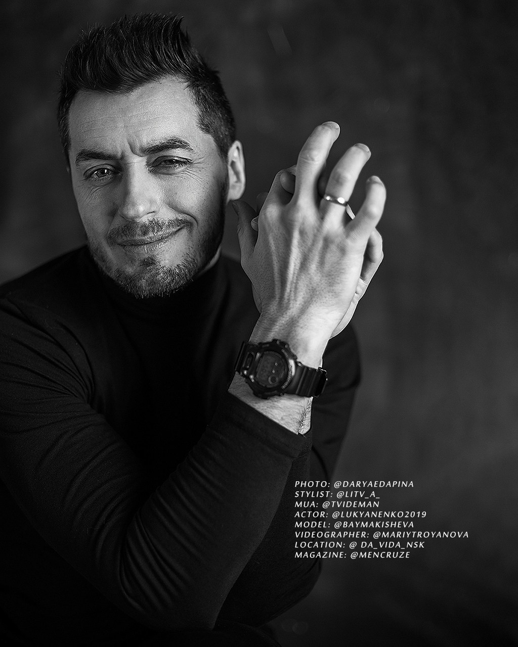 Стильная мужская фотосессия в студии для журнала. Фотограф Дарья Едапина Новосибирск