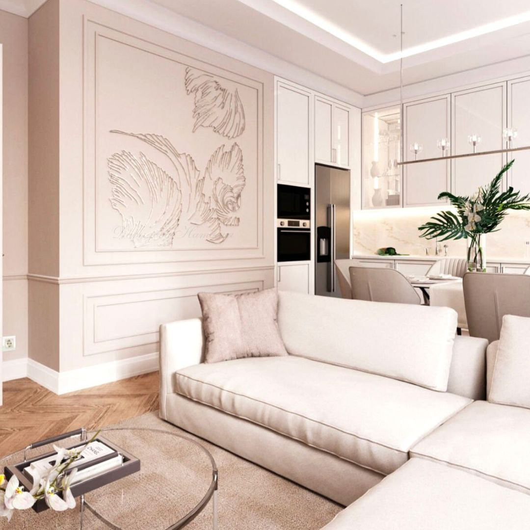 Барельеф на стене. Художник