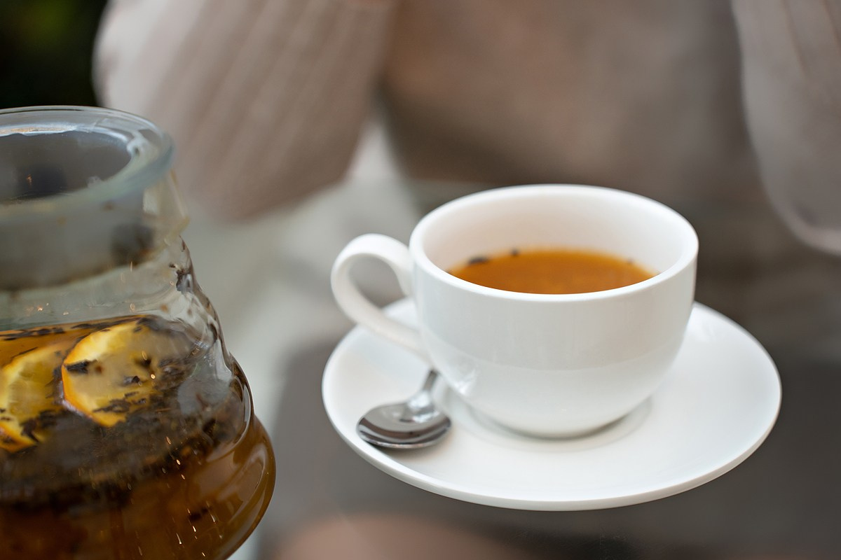 Кистью и листьями. Художник Анна Пятковская. Фотограф Мария Ковкова