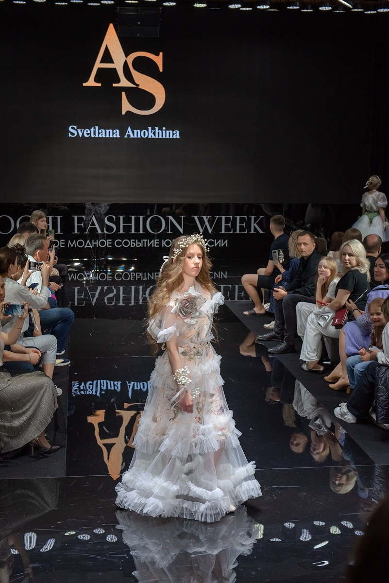SochiFashionWeek2024 дизайнер Анохина. Семейный и коммерческий фотограф в Сочи Александр Бодунов
