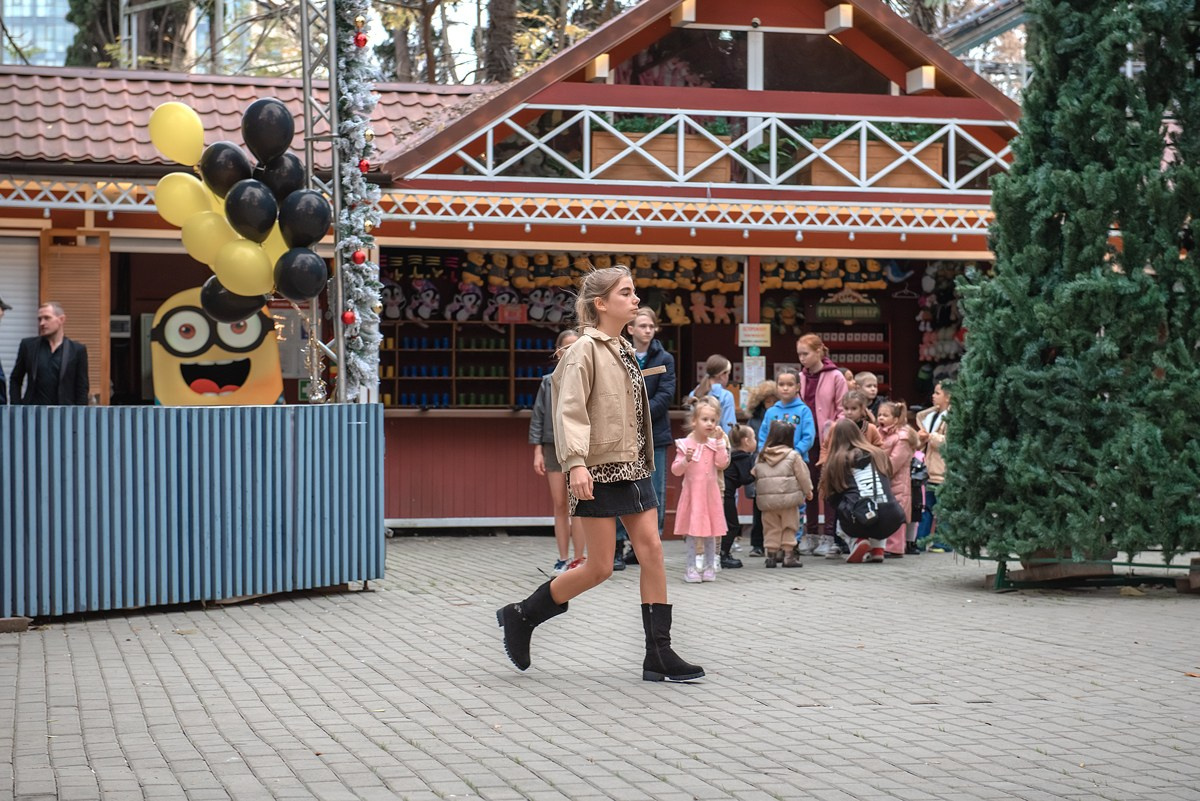 Парк Ривьера дефиле HAPPYkids. Семейный и коммерческий фотограф в Сочи Александр Бодунов