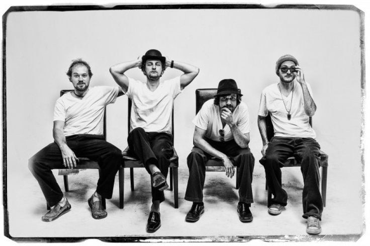 По трое-пятеро