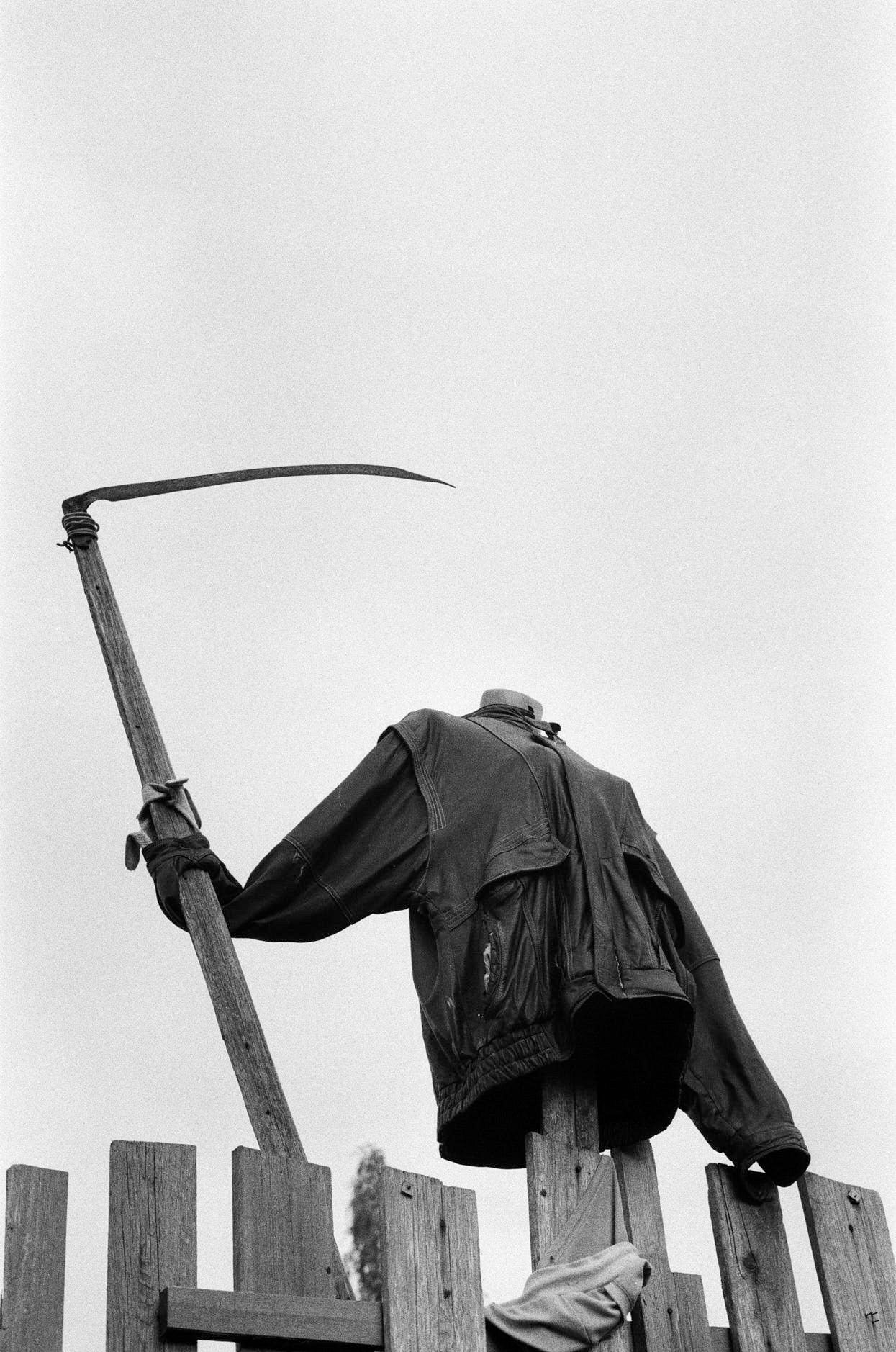 Poselok. Eduard Savosin | Documentary & Portrait Photographer in Paris