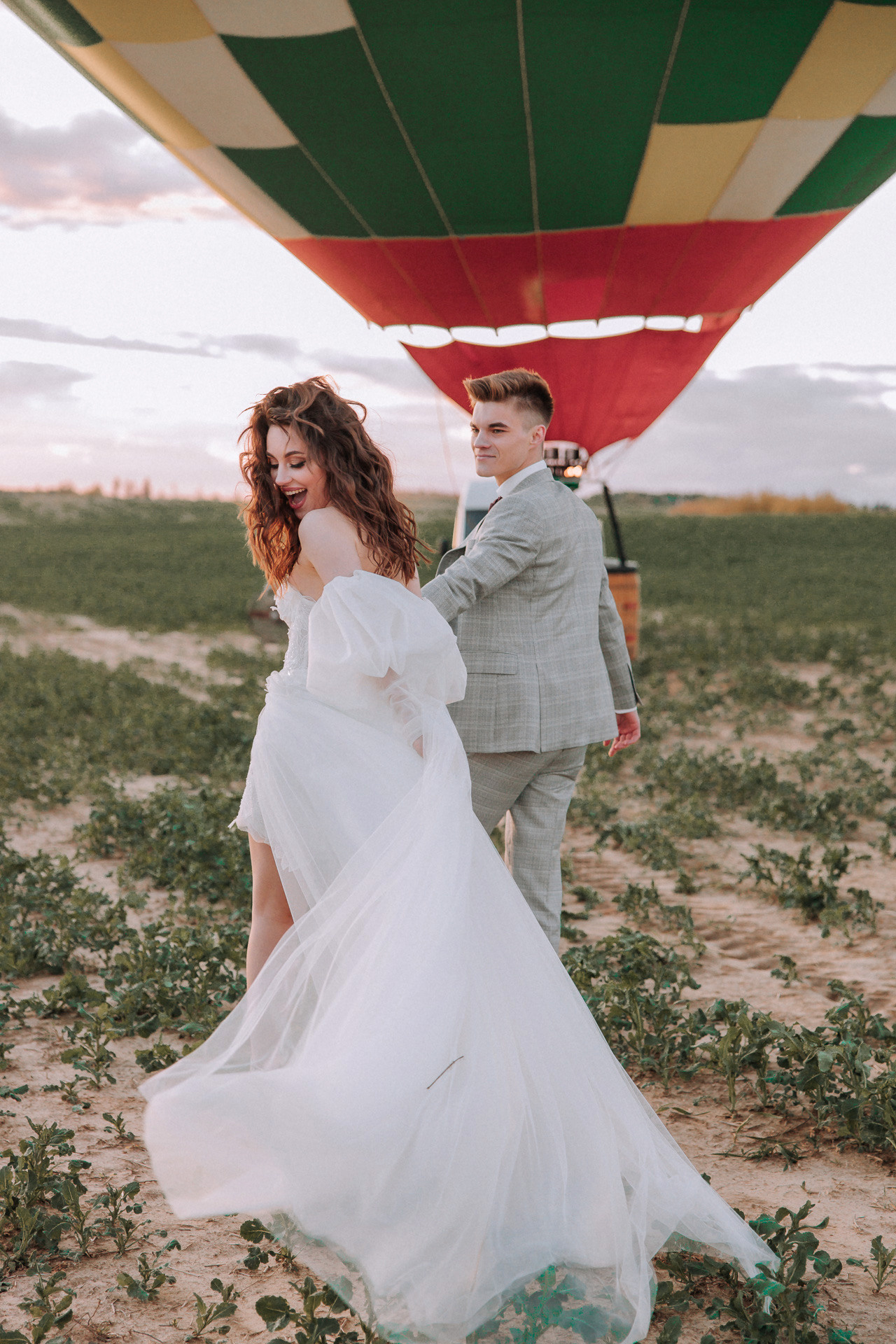 Вдвоем на шаре. Свадебный фотограф Минск РБ