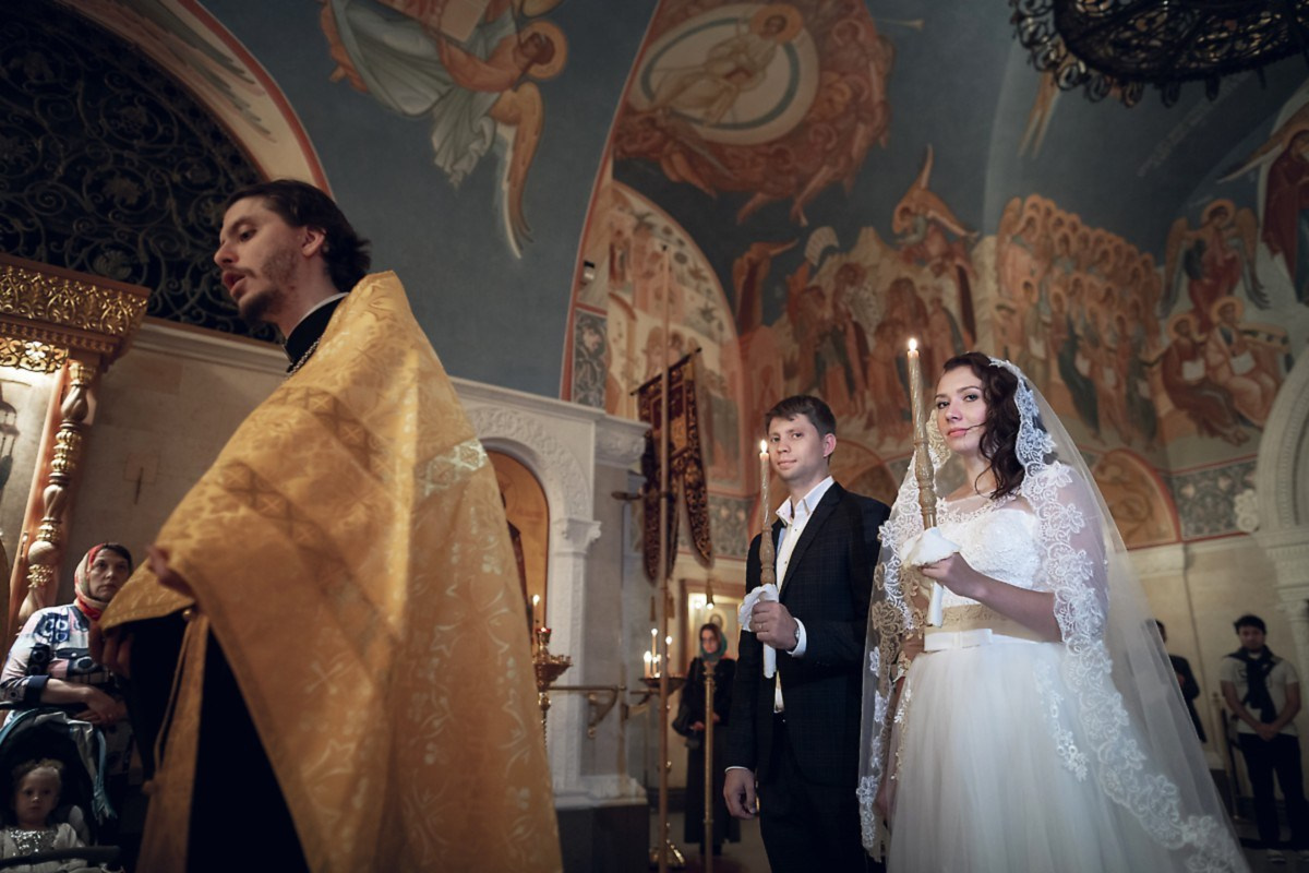 Венчание в главном Храме. Свадебный и репортажный фотограф в Москве и Московской области