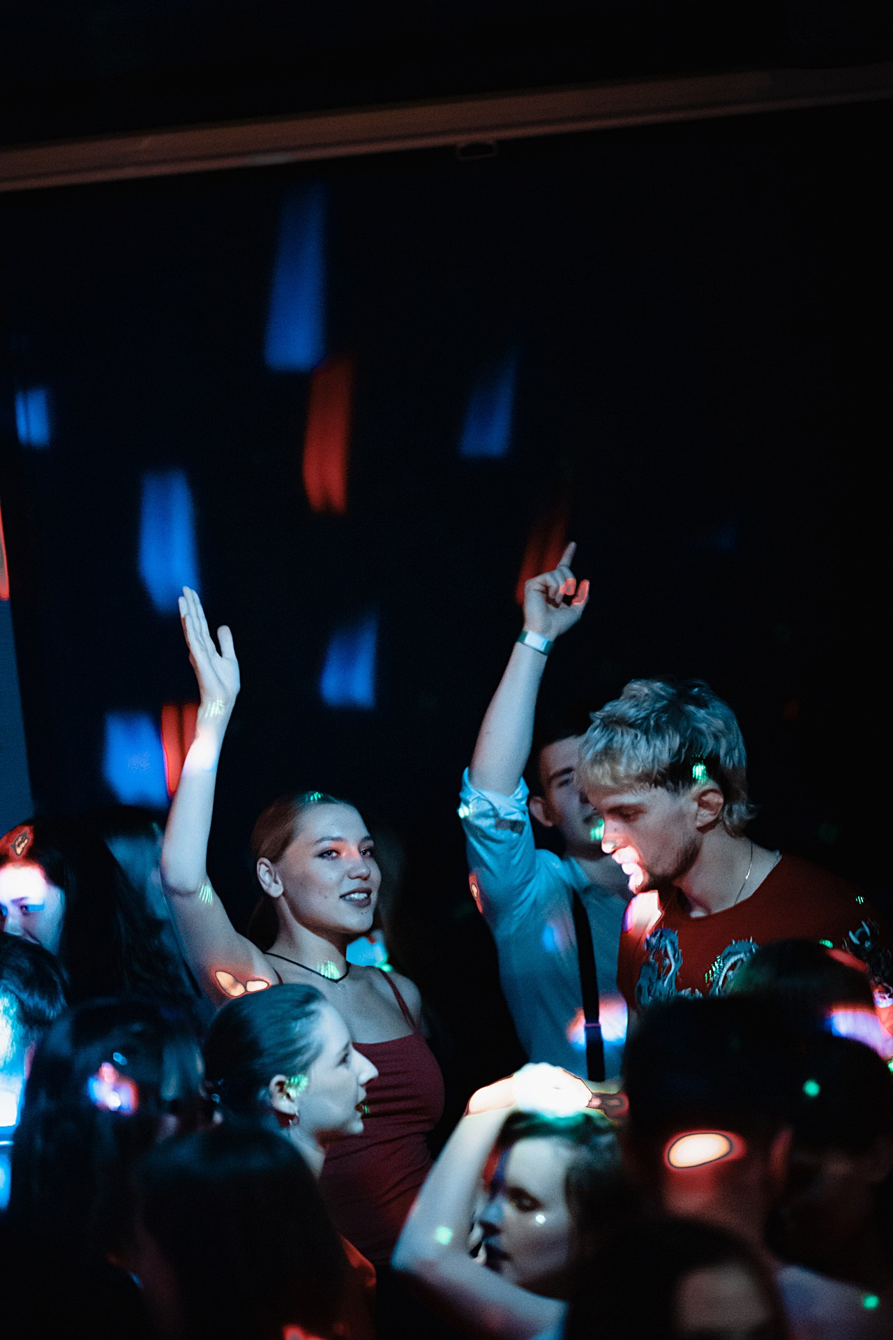 ЦЕНЗУРА БАР. Анастасия Попова — свадебный и репортажный фотограф | Воронеж, Павловск