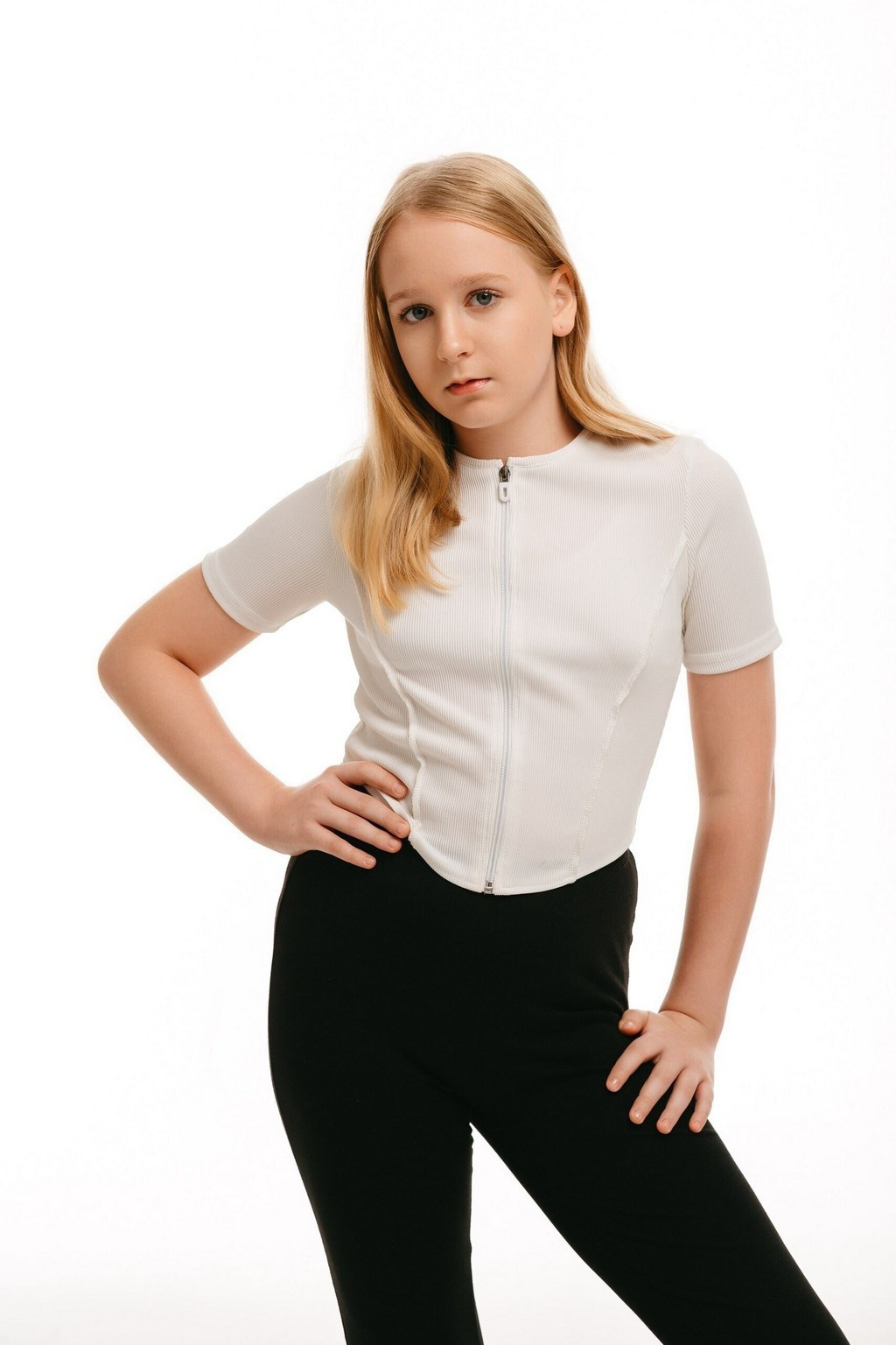 Анна А, 11 лет, 155&nbsp;см, 79_68_87