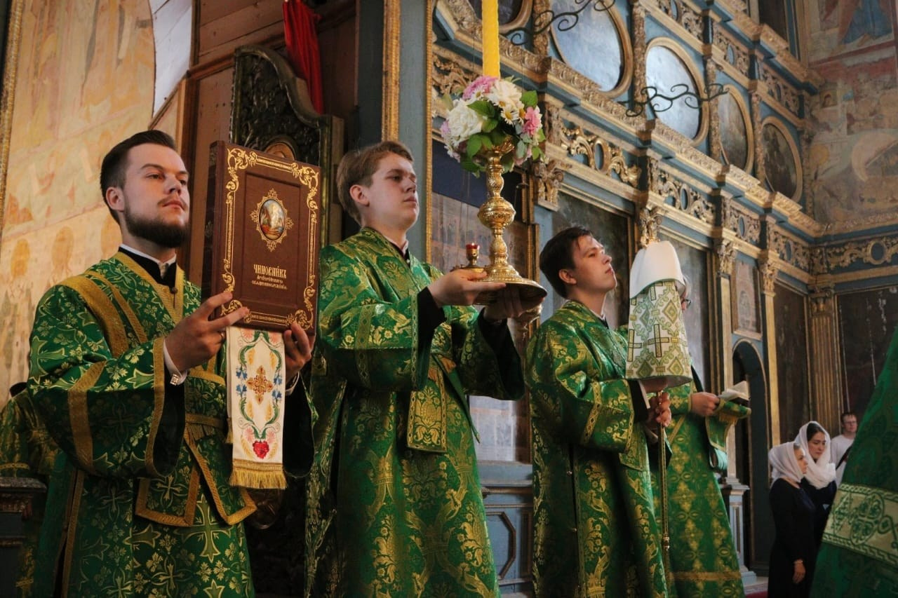 МИТРОПОЛИТ ИГНАТИЙ ПРИНЯЛ УЧАСТИЕ В ЛИТУРГИИ В ВОЛОГДЕ. Саратовское Северо-Западное благочиние