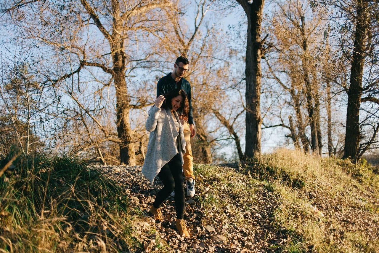 Фотосессия пары на берегу реки. Семейный и свадебный фотограф в Майкопе Михаил Мартиросян