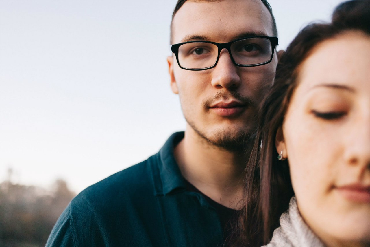 Фотосессия пары на берегу реки. Семейный и свадебный фотограф в Майкопе Михаил Мартиросян