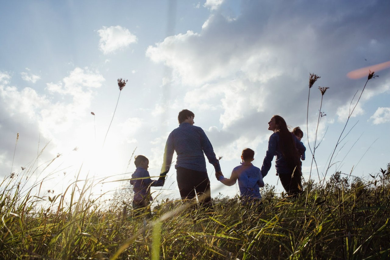 Семейная фотосессия на природе. Семейный и свадебный фотограф в Майкопе Михаил Мартиросян