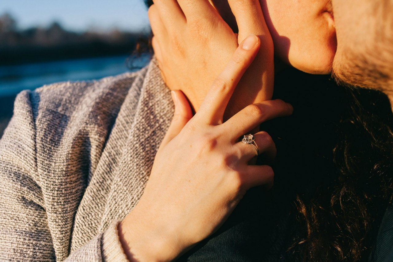 Фотосессия пары на берегу реки. Семейный и свадебный фотограф в Майкопе Михаил Мартиросян