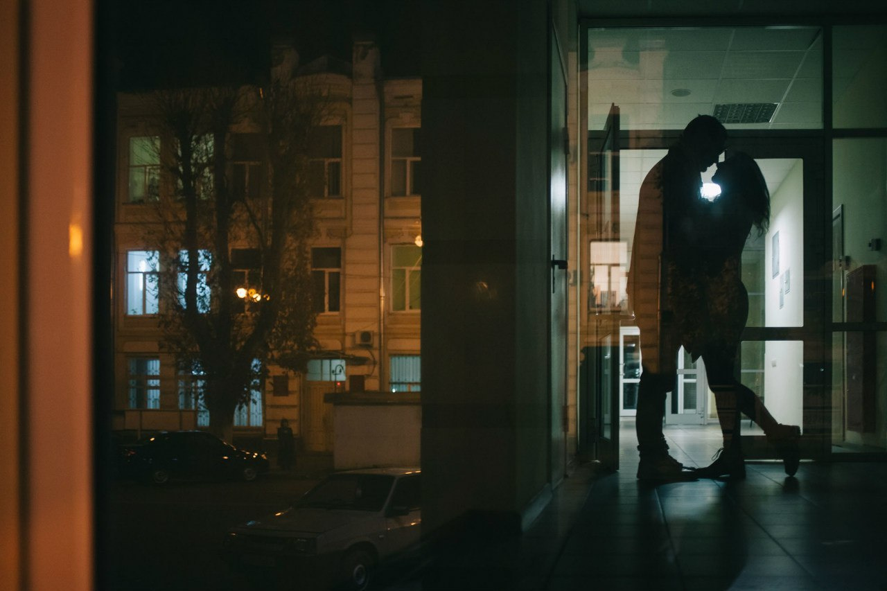 Фотосессия пары на берегу реки. Семейный и свадебный фотограф в Майкопе Михаил Мартиросян