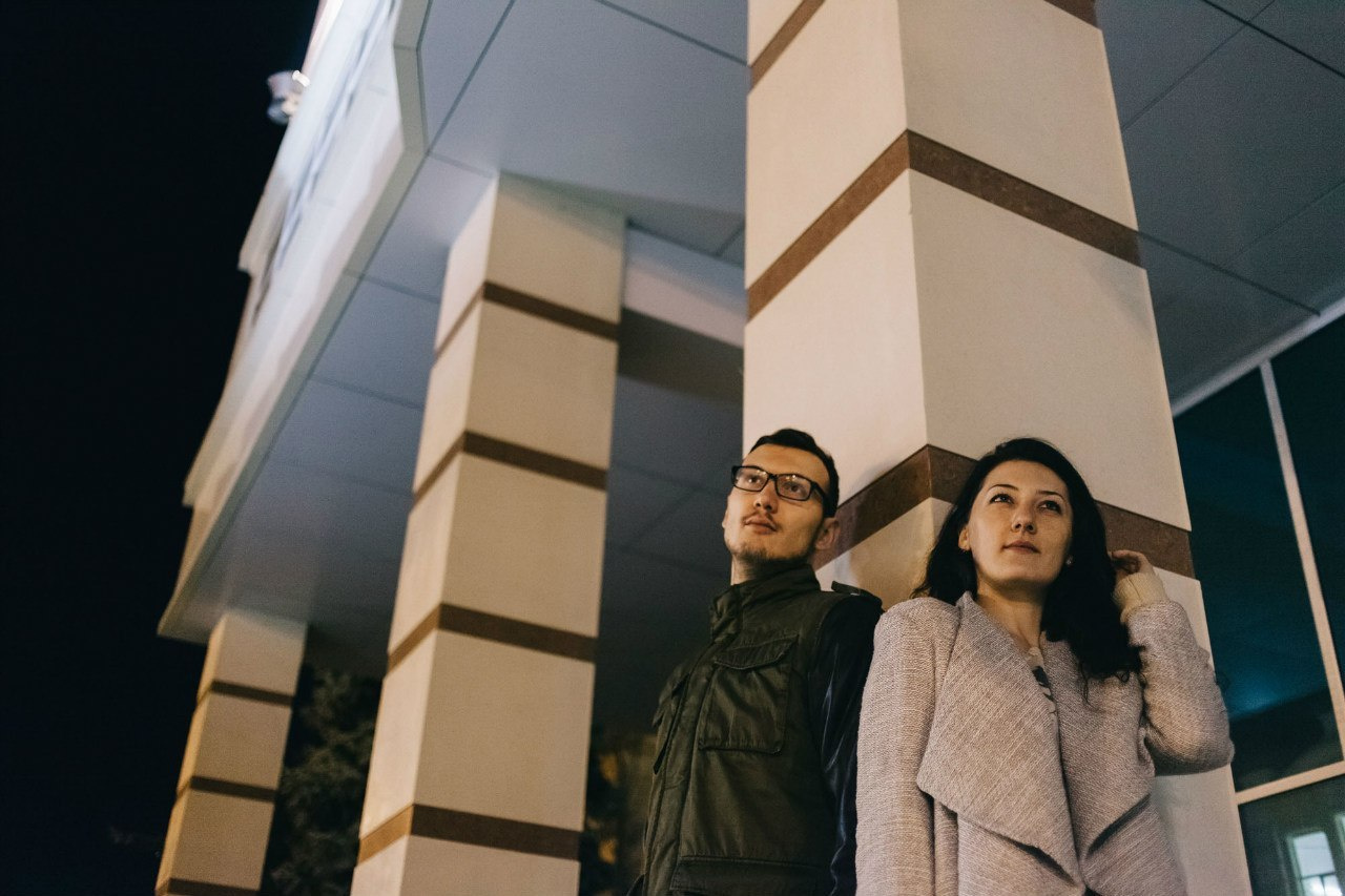 Фотосессия пары на берегу реки. Семейный и свадебный фотограф в Майкопе Михаил Мартиросян