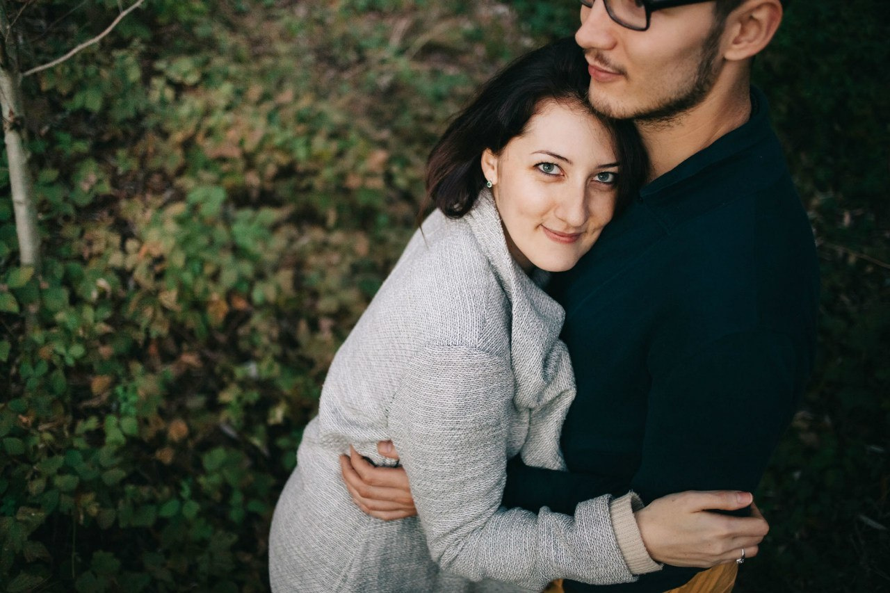 Фотосессия пары на берегу реки. Семейный и свадебный фотограф в Майкопе Михаил Мартиросян