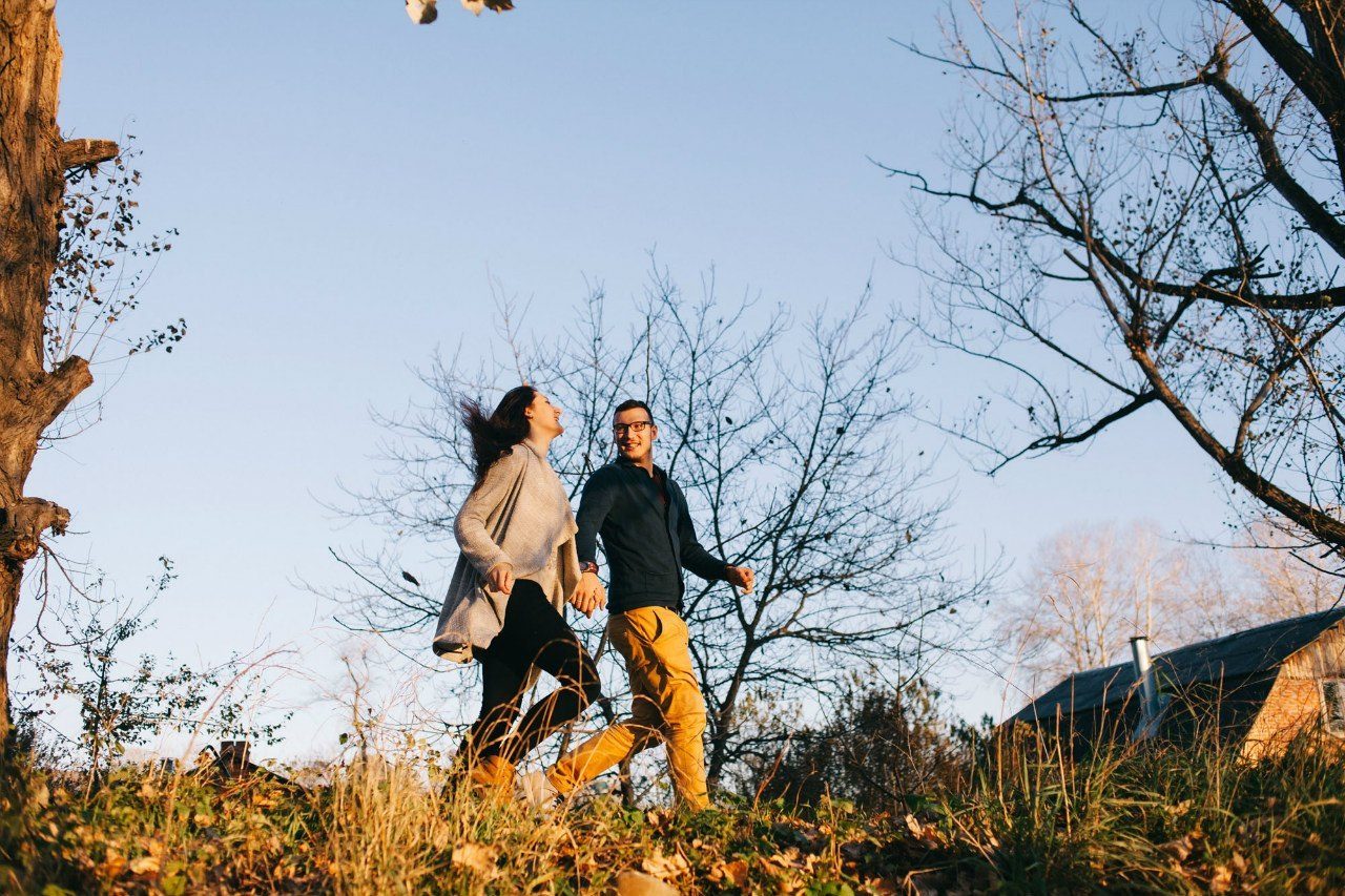 Фотосессия пары на берегу реки. Семейный и свадебный фотограф в Майкопе Михаил Мартиросян