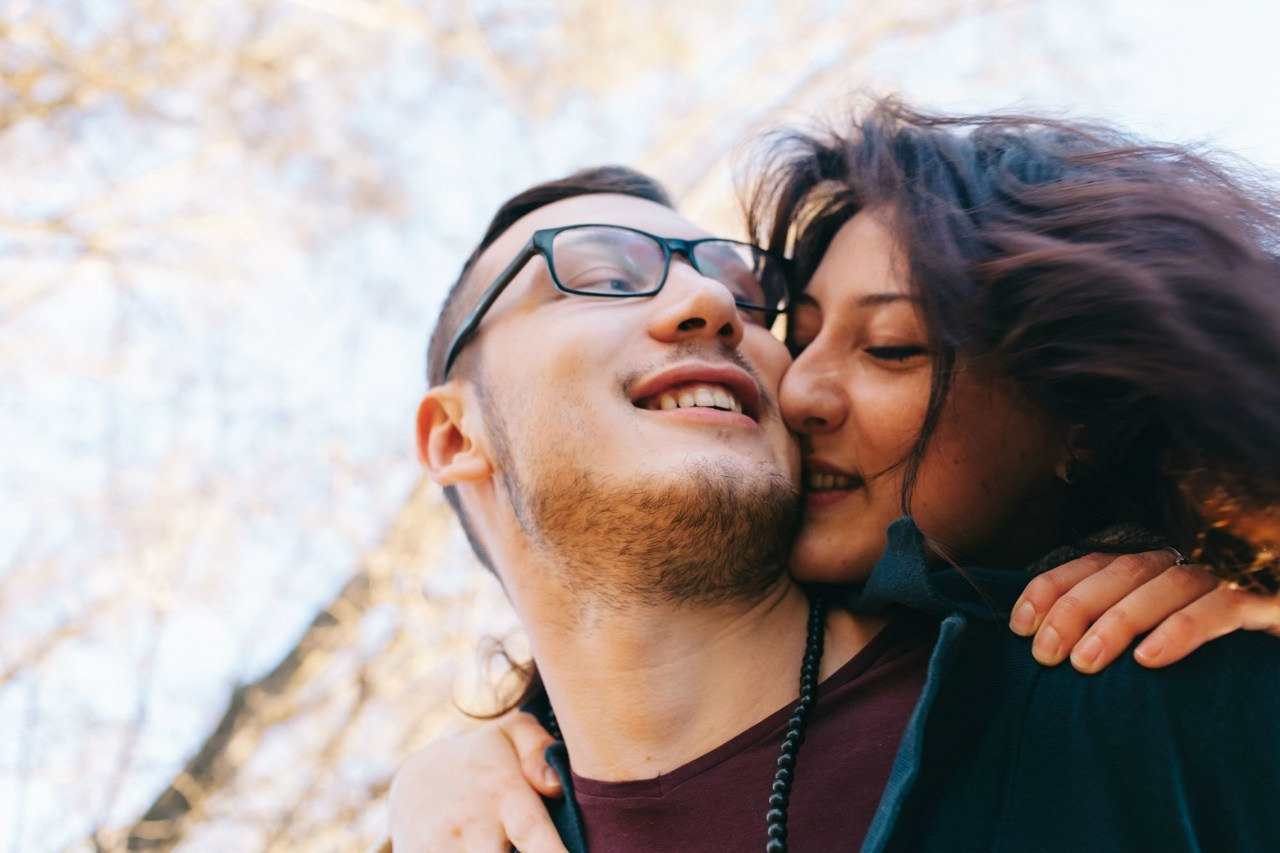 Фотосессия пары на берегу реки. Семейный и свадебный фотограф в Майкопе Михаил Мартиросян