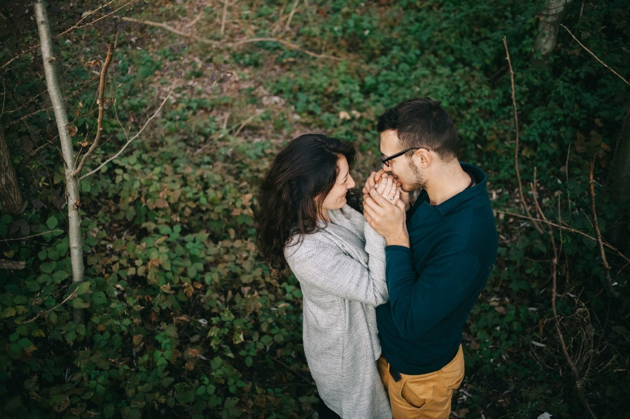 Фотосессия пары на берегу реки. Семейный и свадебный фотограф в Майкопе Михаил Мартиросян