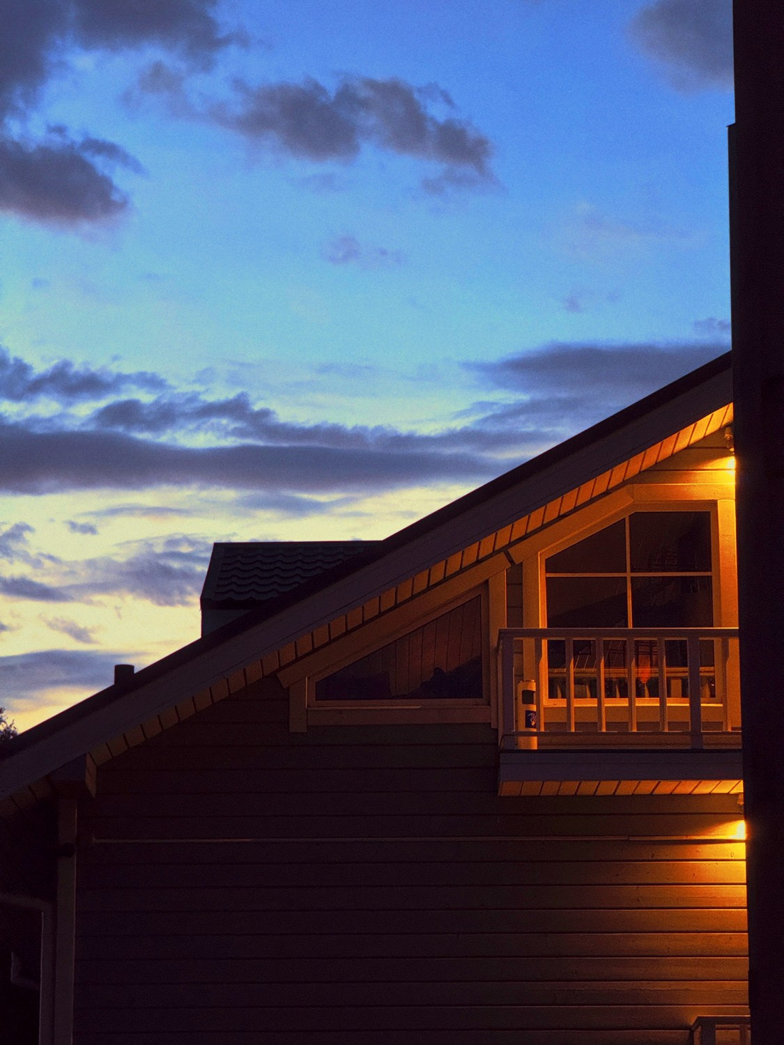 Современная концептуальная фотография о теле, уязвимости и идентичности. Визуальная практика на стиле честности, пост-иронии и искусства.Рекламная фотография, Концептуальная фотография, Современный художник, Психология, Коммерческий фотограф, Репортажный фотограф, Стрит фотография, Арт, Сюрреализм, Мобильная фотография, Снято на айфон, Дима Бурза