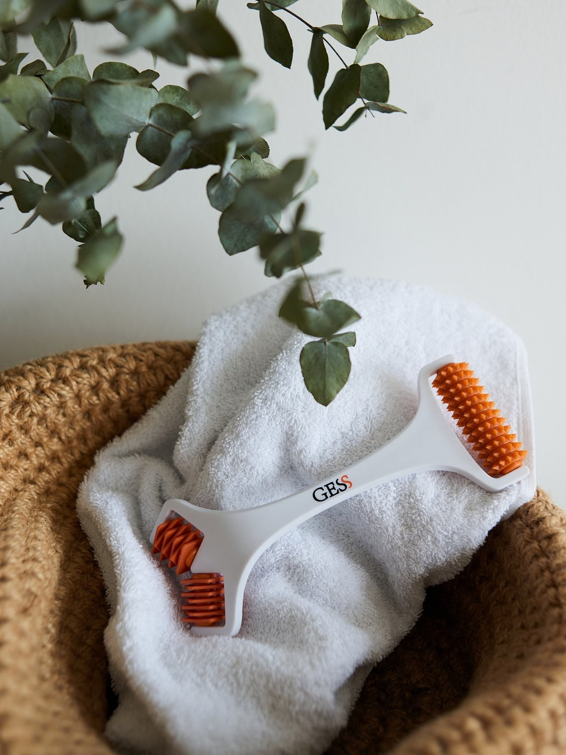 Предметная съемка: массажеры для лица. Портретный фотограф в Санкт-Петербурге