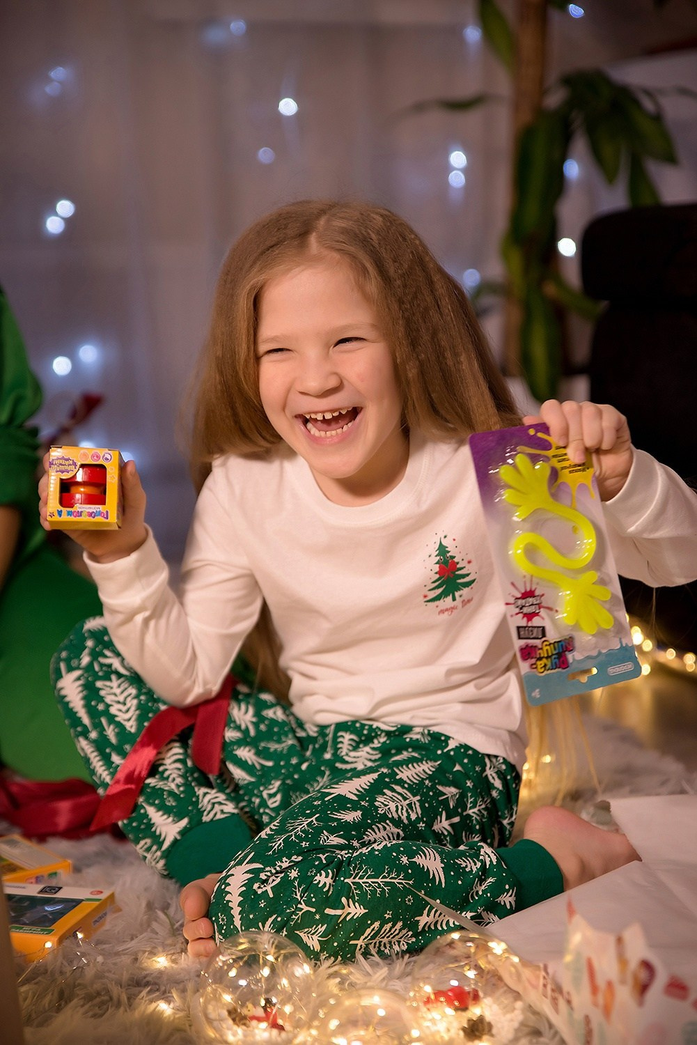 Новый год. Контакты