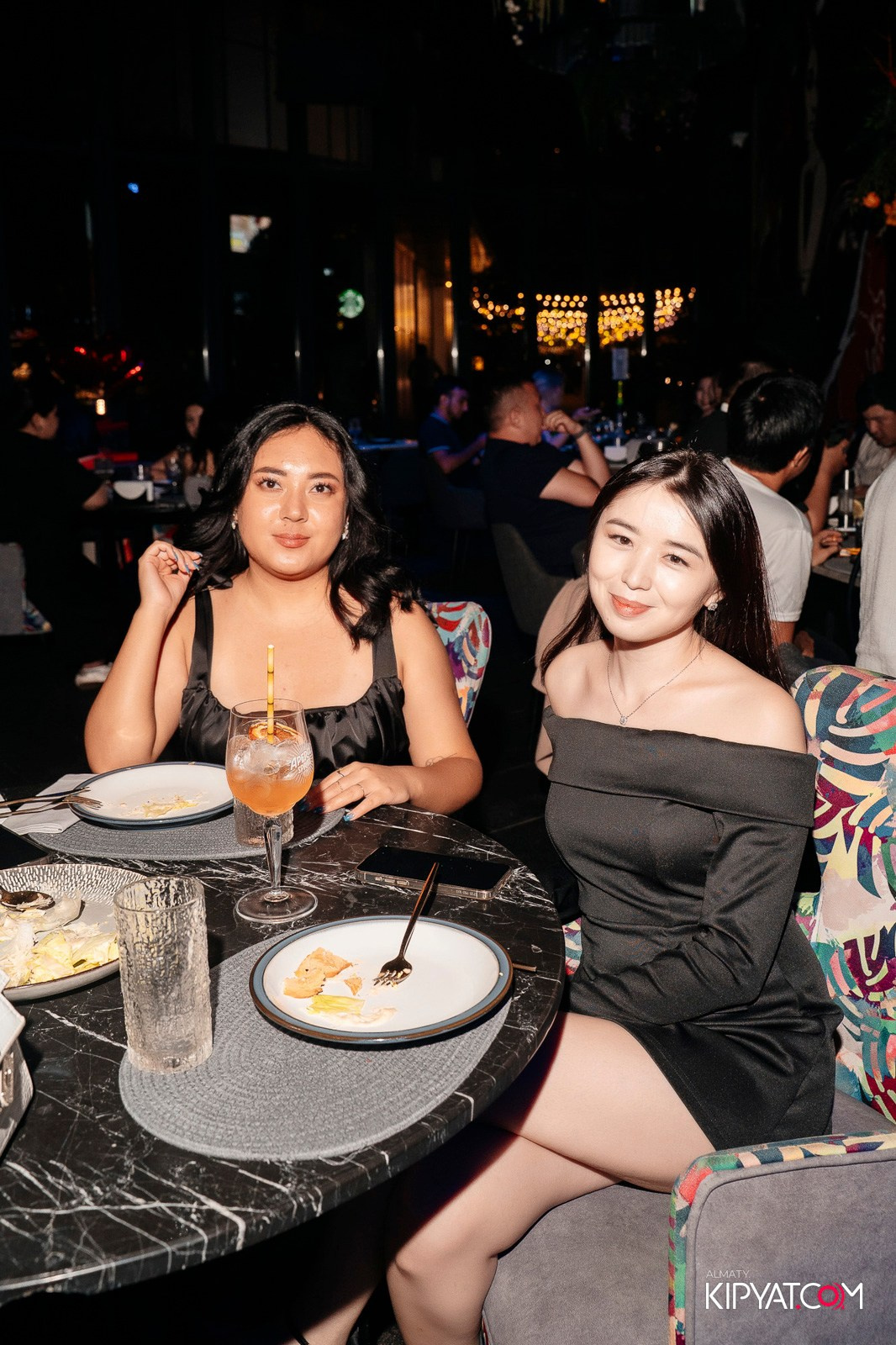 FRIENDS BAR & TERRACE. КИПЯТКОМ АЛМАТЫ!