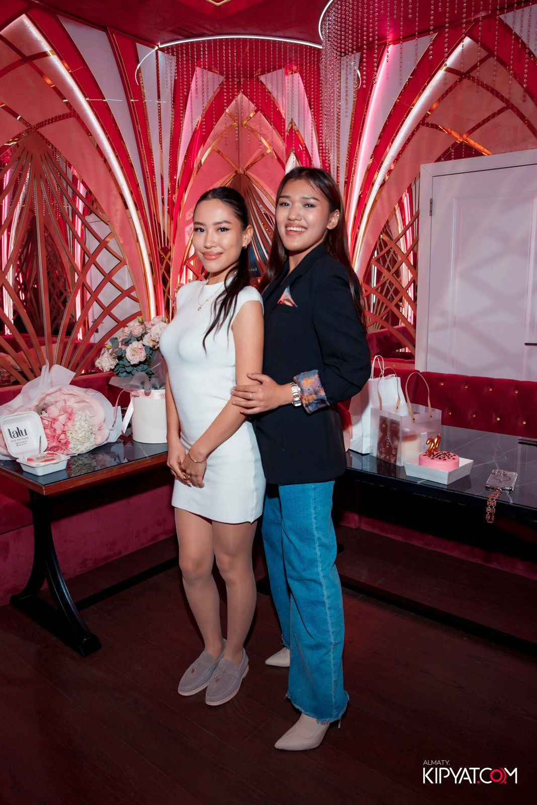 УХО И МЕДВЕДЬ НА КУРМАНГАЗЫ. КИПЯТКОМ АЛМАТЫ! Фотосъемка мероприятий в Алматы