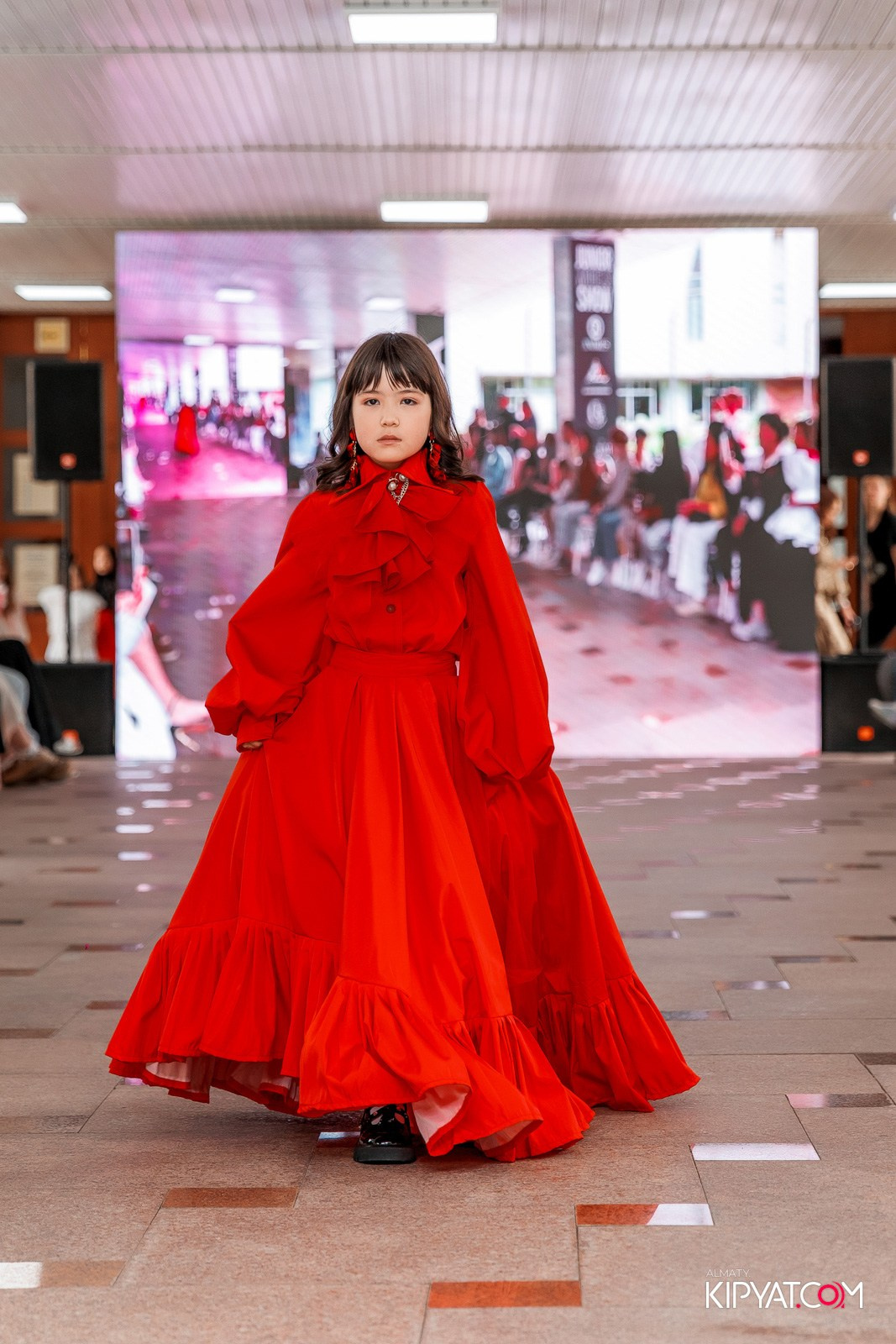 JUNIOR FASHION SHOW. КИПЯТКОМ АЛМАТЫ!