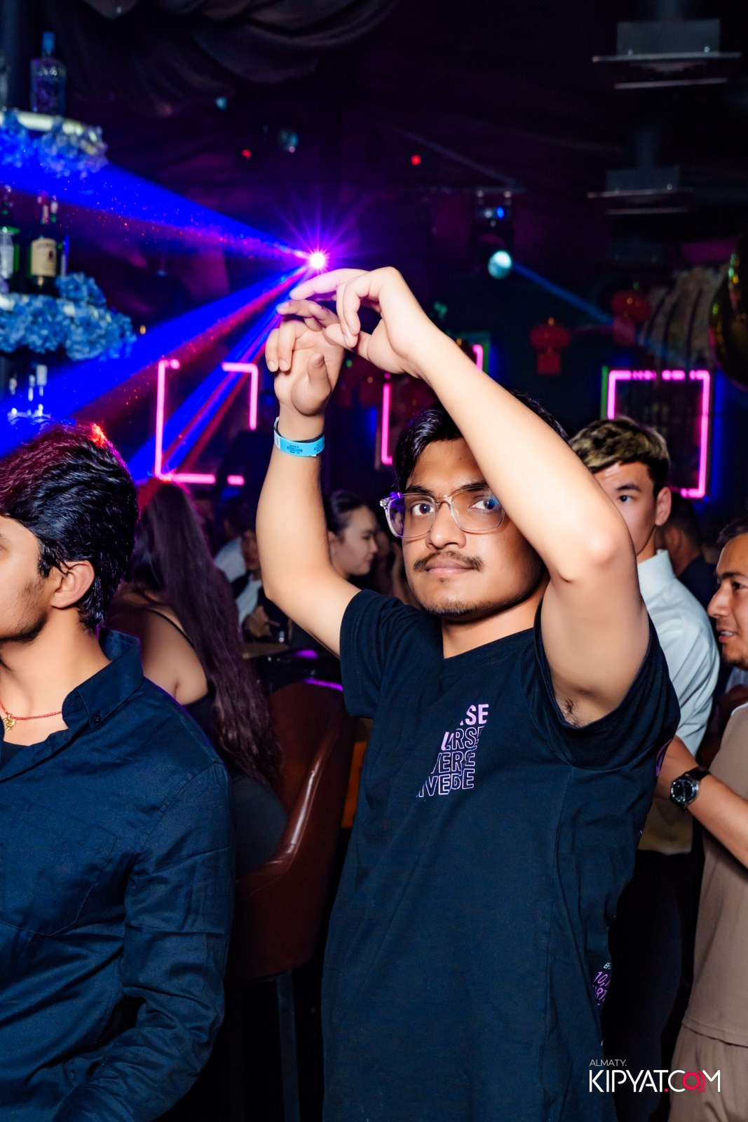 UYAT EMES BAR. КИПЯТКОМ АЛМАТЫ!