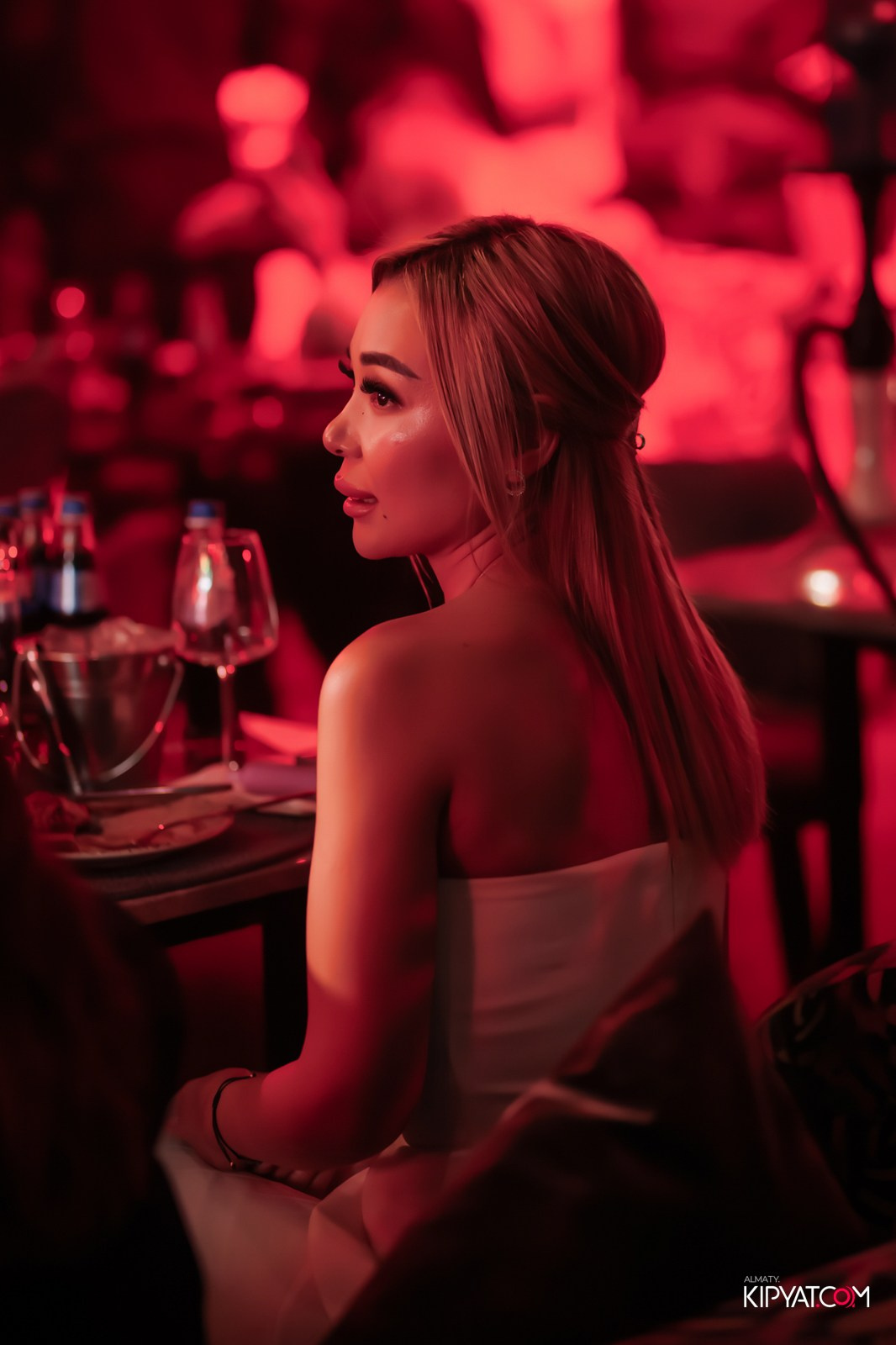 FRIENDS BAR & TERRACE. КИПЯТКОМ АЛМАТЫ!