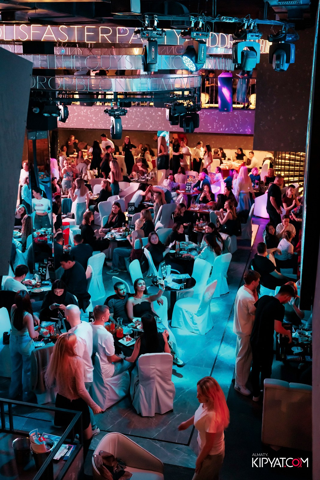 МУЗЫКАЛЬНОЕ ЛОТО В HIT RETRO. КИПЯТКОМ АЛМАТЫ! Фотосъемка мероприятий в Алматы