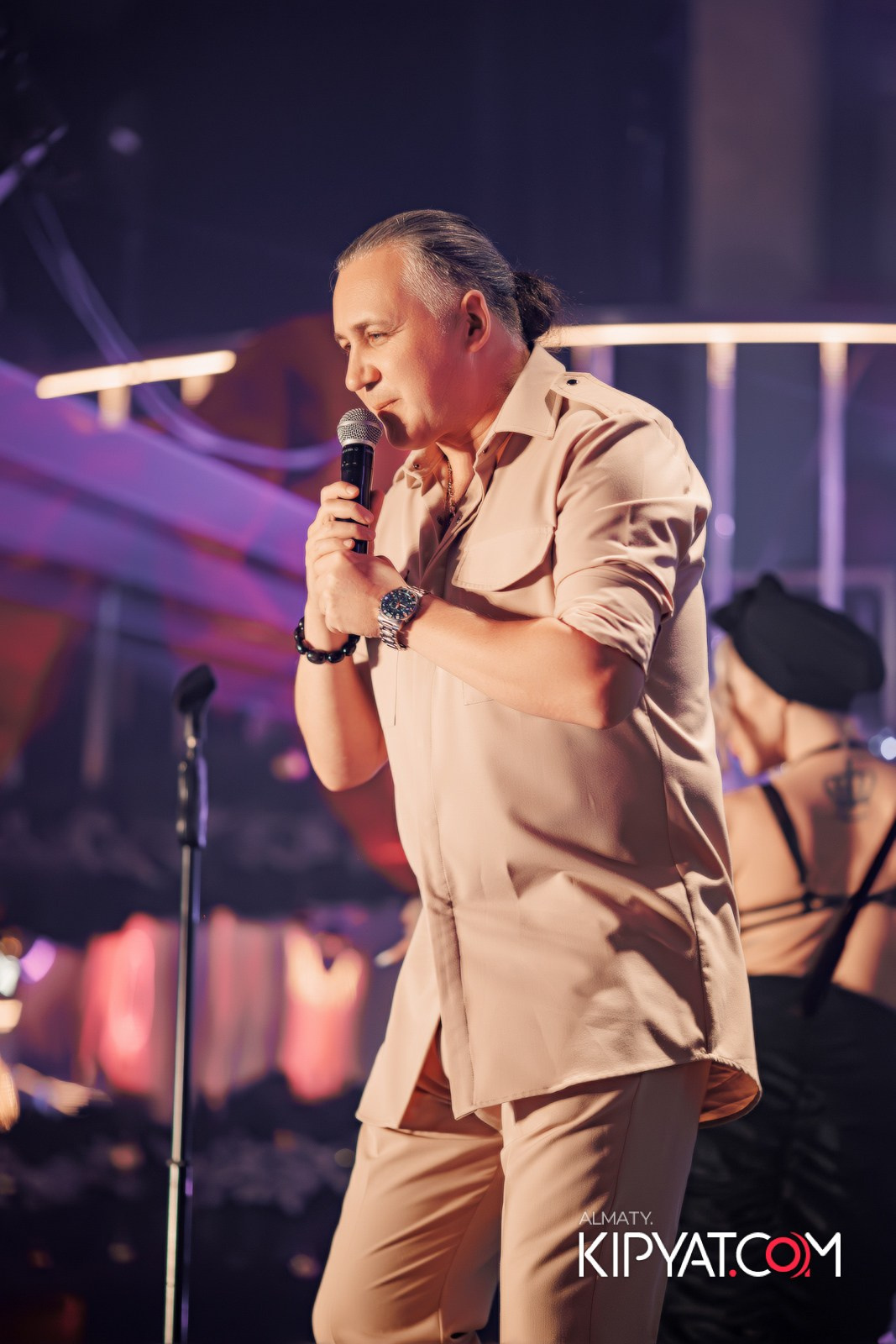 SANTA BARBARA — ПИТ ДЖЕЙСОН (ГР. ПРЕМЬЕР-МИНИСТР) И ИЛЬЯ ЗУДИН (ГР. ДИНАМИТ) НА ПРЕДНОВОГОДНЕЙ ВЕЧЕРИНКЕ. КИПЯТКОМ АЛМАТЫ!