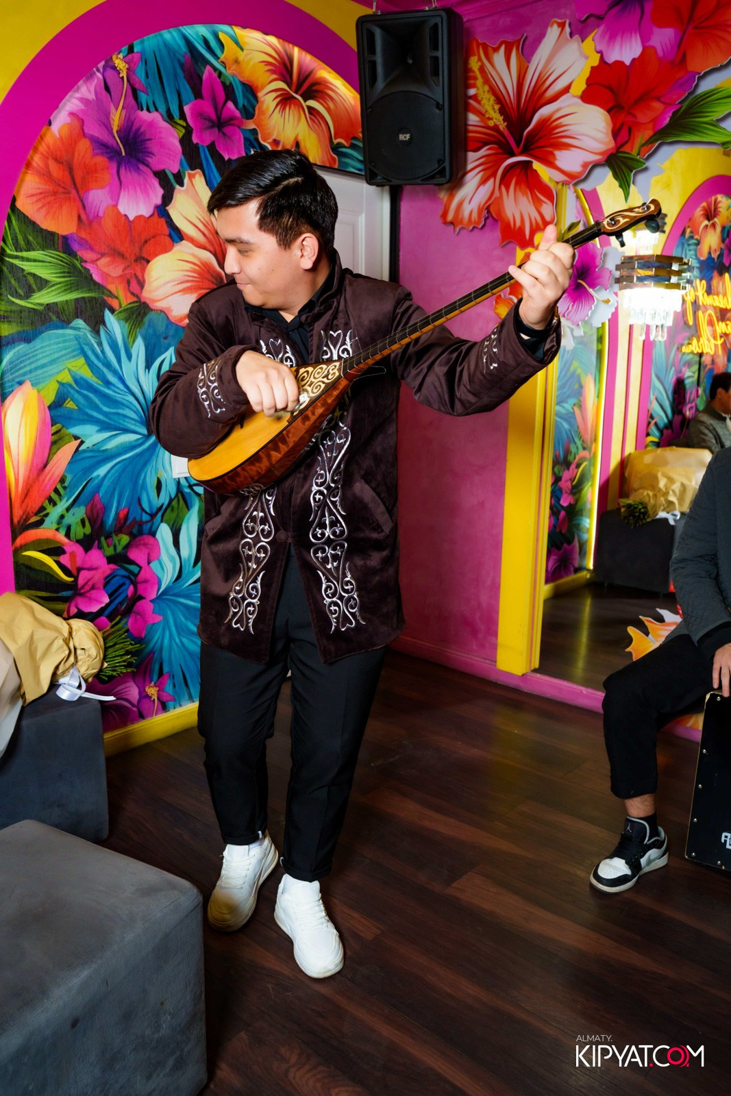 УХО И МЕДВЕДЬ НА САИНА. КИПЯТКОМ АЛМАТЫ!