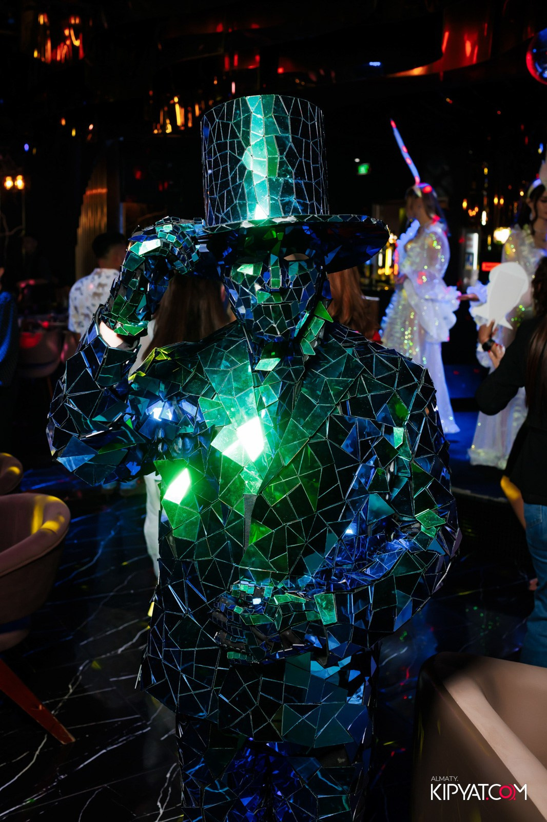 MOOD KARAOKE & TERRACE. КИПЯТКОМ АЛМАТЫ!