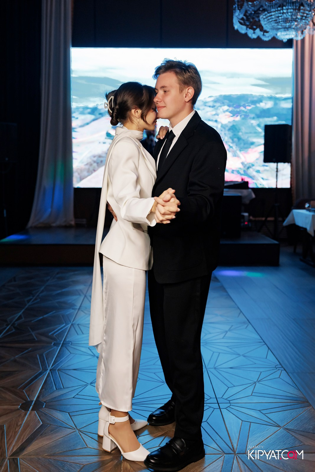 РЕСТОРАН ВЕСЕЛИДЗЕ НА ШАЛЯПИНА. КИПЯТКОМ АЛМАТЫ!