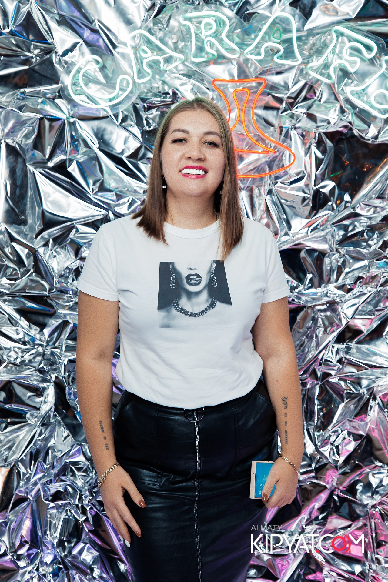 ВЕЧЕРИНКА 90Х КАФЕ CARAFE. КИПЯТКОМ АЛМАТЫ! Фотосъемка мероприятий в Алматы