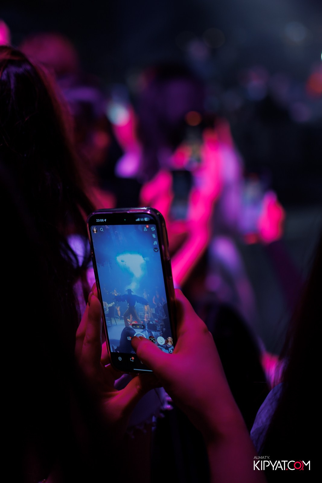 FRIENDS BAR & TERRACE. КИПЯТКОМ АЛМАТЫ!