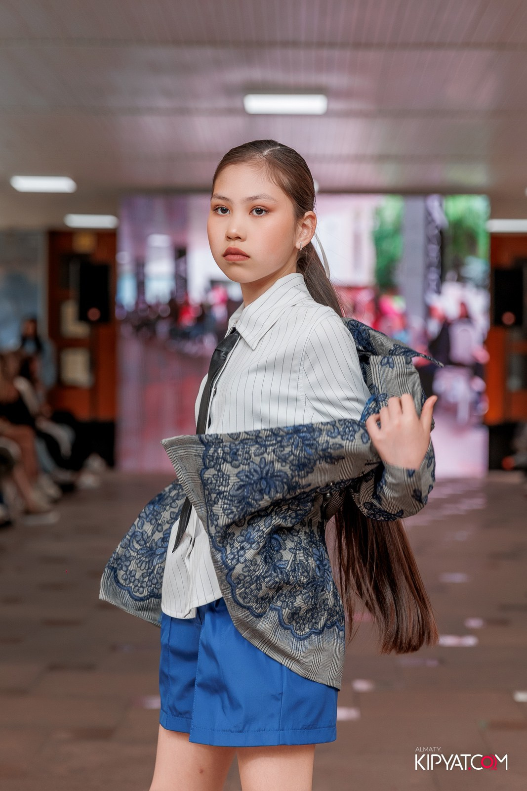 JUNIOR FASHION SHOW. КИПЯТКОМ АЛМАТЫ!