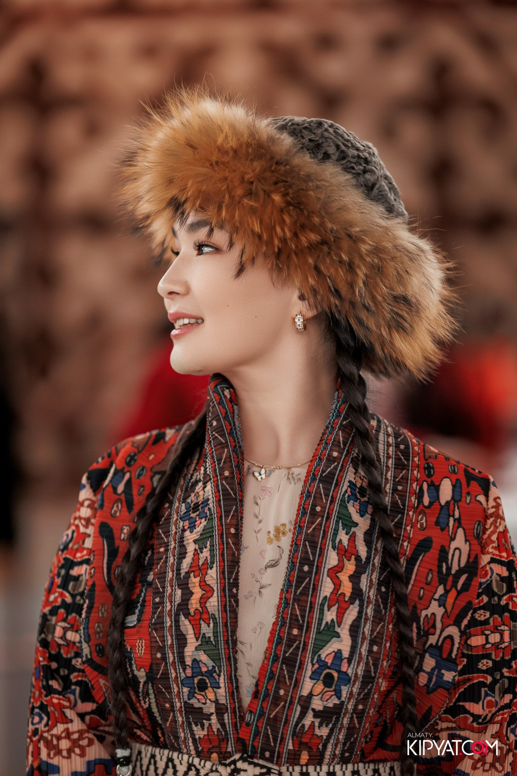 FASHION ПОКАЗ, КАЗАХСКОЙ НАЦИОНАЛЬНОЙ ОДЕЖДЫ. КИПЯТКОМ АЛМАТЫ!