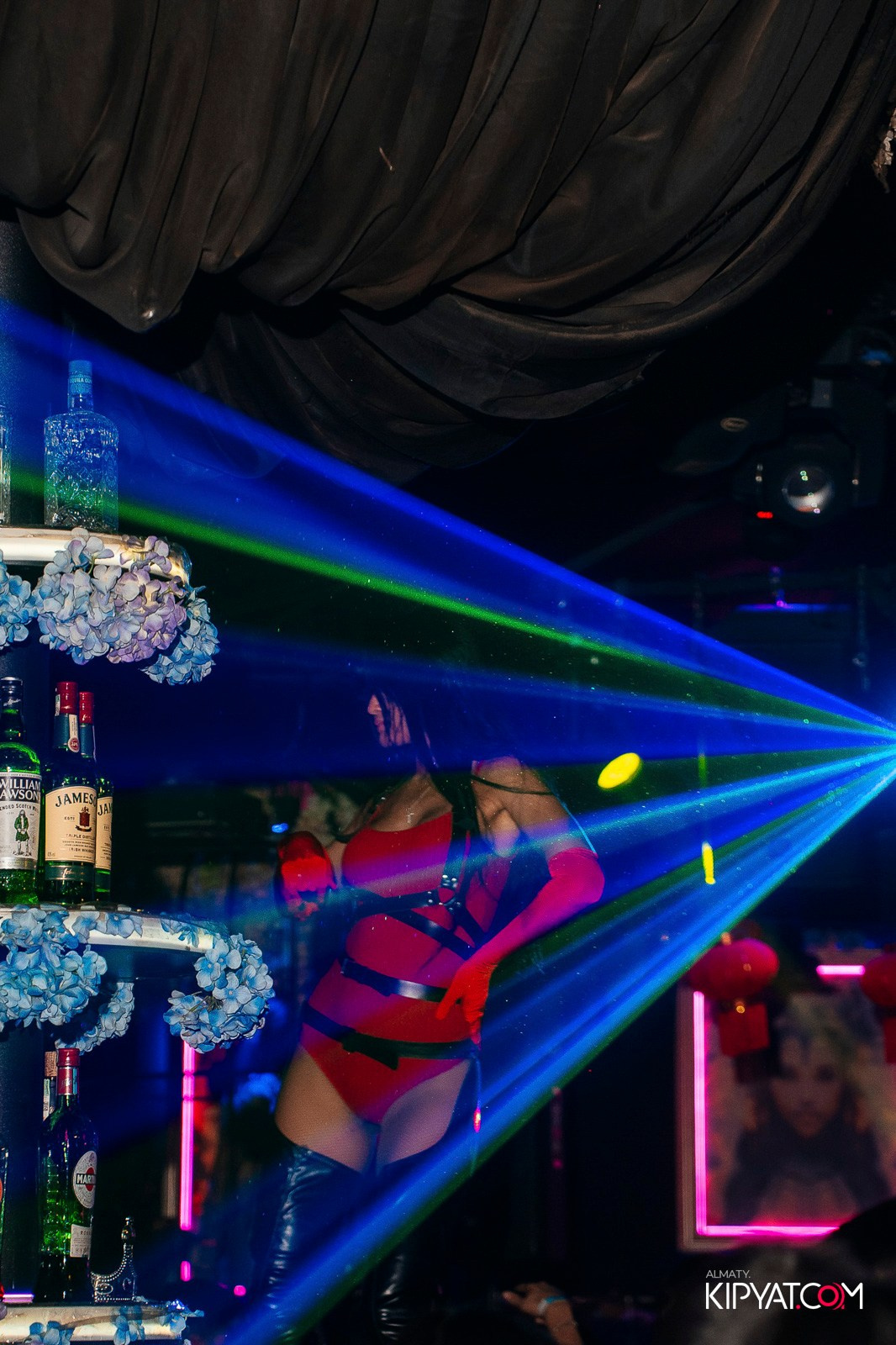 UYAT EMES BAR. КИПЯТКОМ АЛМАТЫ!