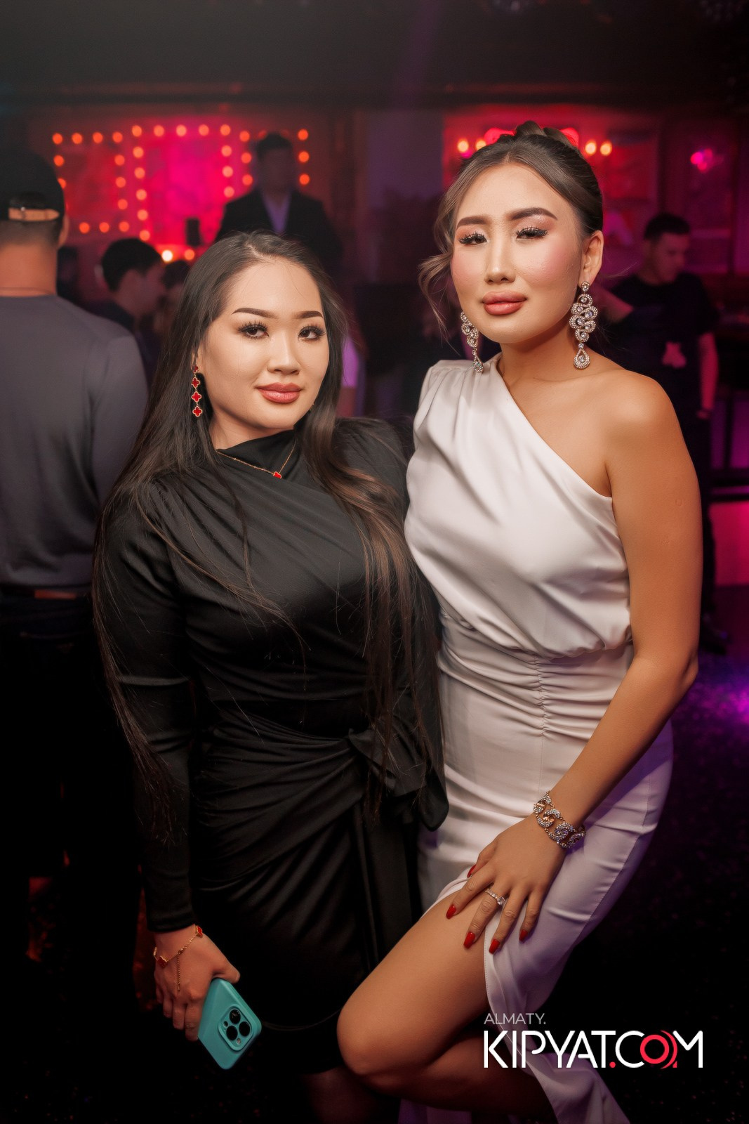 SANTA BARBARA — ПИТ ДЖЕЙСОН (ГР. ПРЕМЬЕР-МИНИСТР) И ИЛЬЯ ЗУДИН (ГР. ДИНАМИТ) НА ПРЕДНОВОГОДНЕЙ ВЕЧЕРИНКЕ. КИПЯТКОМ АЛМАТЫ!