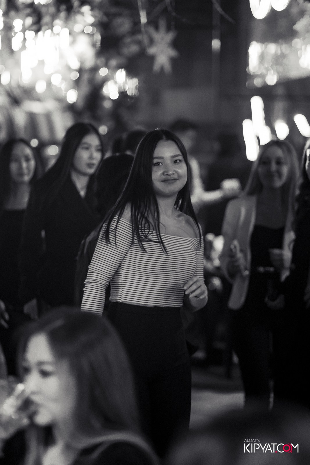 FRIENDS BAR & TERRACE. КИПЯТКОМ АЛМАТЫ!