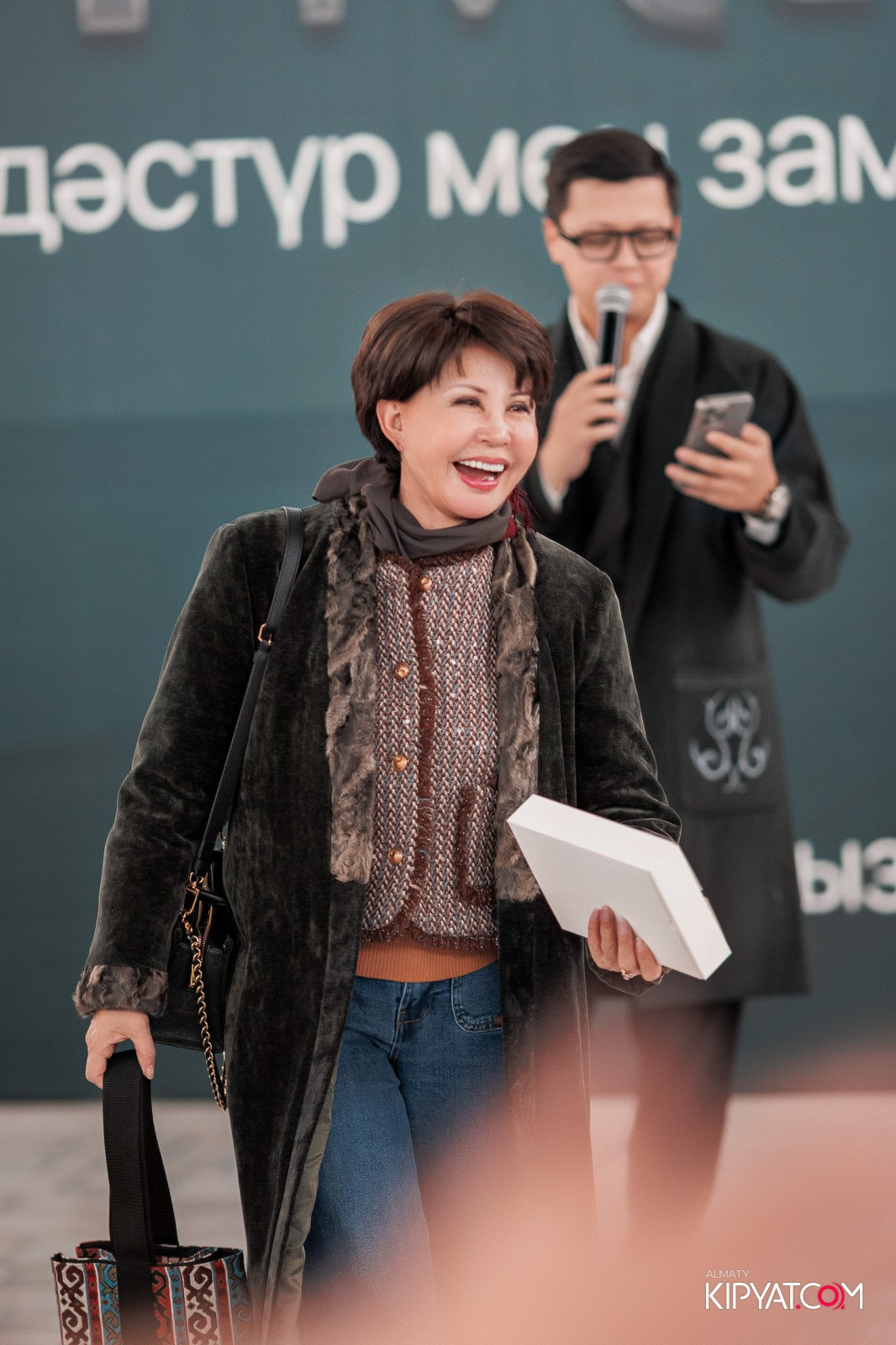 FASHION ПОКАЗ, КАЗАХСКОЙ НАЦИОНАЛЬНОЙ ОДЕЖДЫ. КИПЯТКОМ АЛМАТЫ!