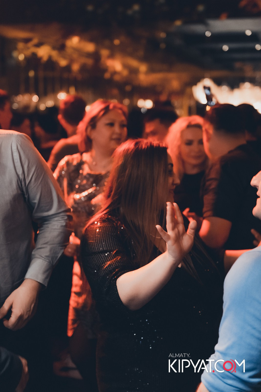БАР ПАНАЕХАЛИ НА ДОСТЫК. КИПЯТКОМ АЛМАТЫ!