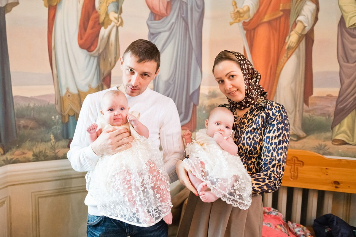 КРЕЩЕНИЕ ЕСЕНИИ И ВАСИЛИСЫ. Семейный фотограф новорождённых в Серпухове Юлия Новикова +79637785957