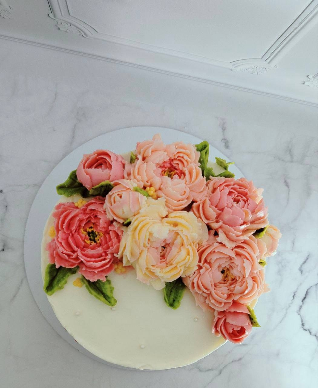 Работы учениц. Аникина Юлия / Кремовая флористика в корейской технике