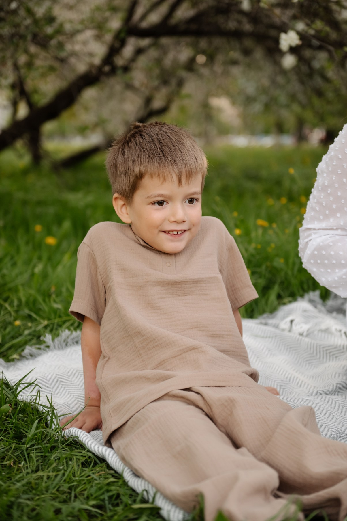 Фотосессия в яблонях. Свадебный и семейный фотограф в Санкт-Петербурге Елена Худякова