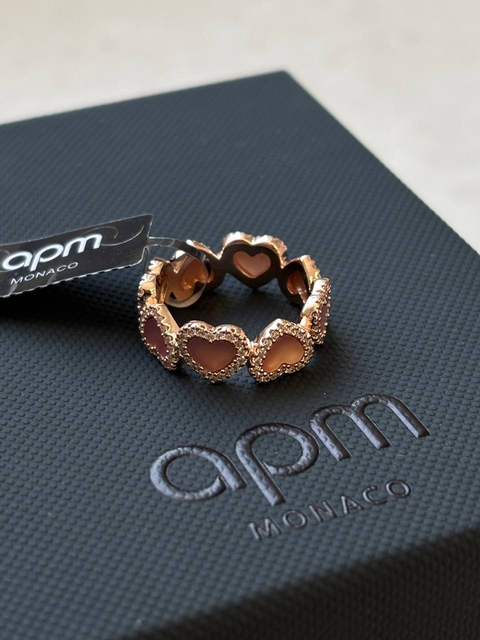 Ювелирные изделия и бижутерия