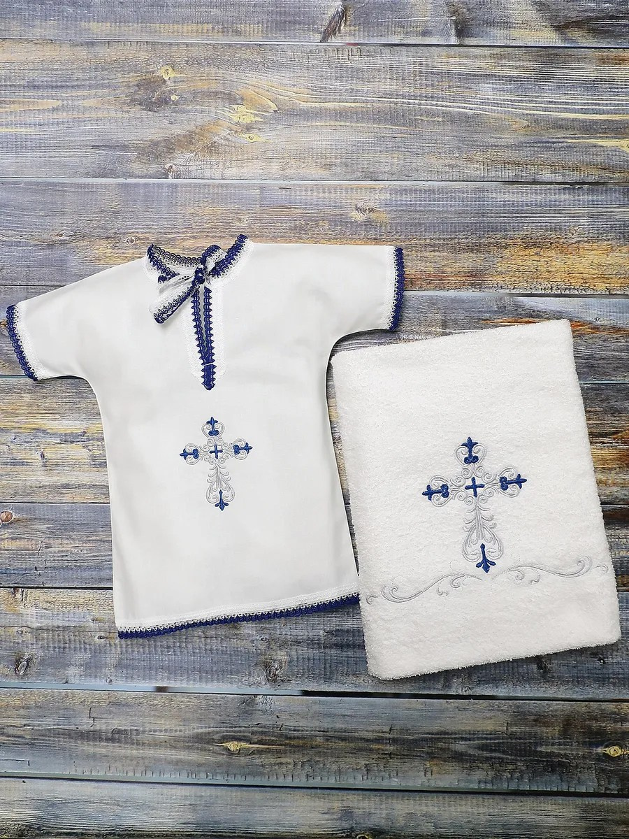 Профессиональная видеосъемка венчания и крещения в Москве: таинство в православном храме Красивая видеосъемка крещения ребенка в церкви Москвы: крупный план младенца и священника  Видеосъемка обряда венчания в храме: молодожены держат венцы над головами Услуги видеографа на крестины и венчание в Москве: эмоциональный кадр церемонии