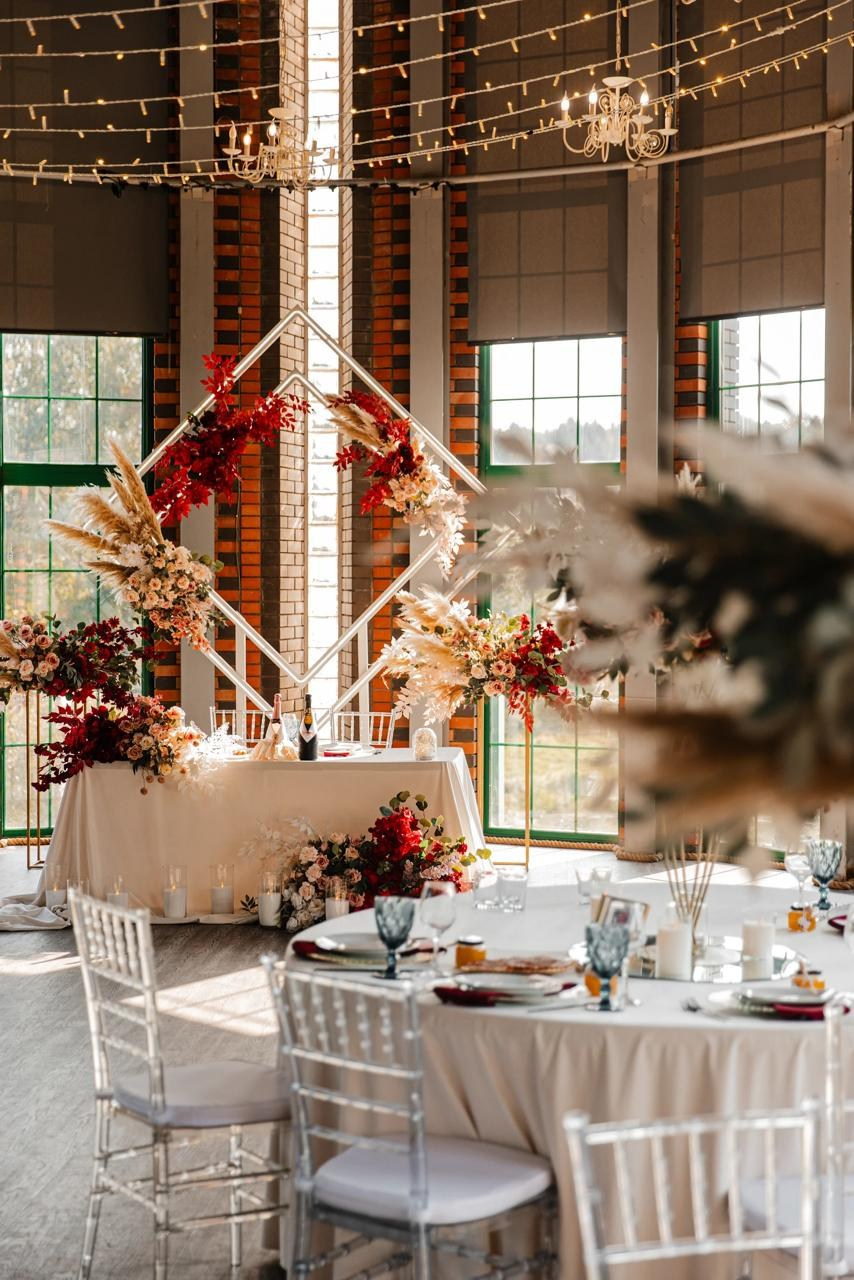 Декор Джуси роуз. Подрядчики и друзья сети свадебных площадок House for wedding